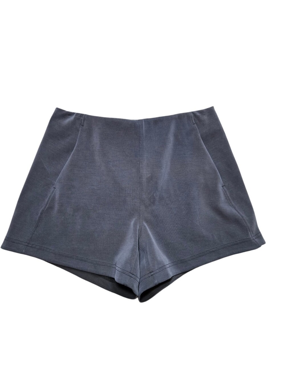 Lululemon Softstreme Kick-Flare Mid-Rise Short 4" - Black - Picture 2 of 8